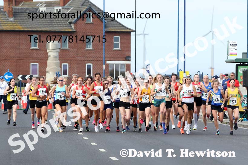 Senior womens 4 stage relay, 2021 Northern 6 and 4 Stage and Young Athletes Road Relays, Redcar. Photo: David T. Hewitson/Sports for All Pics